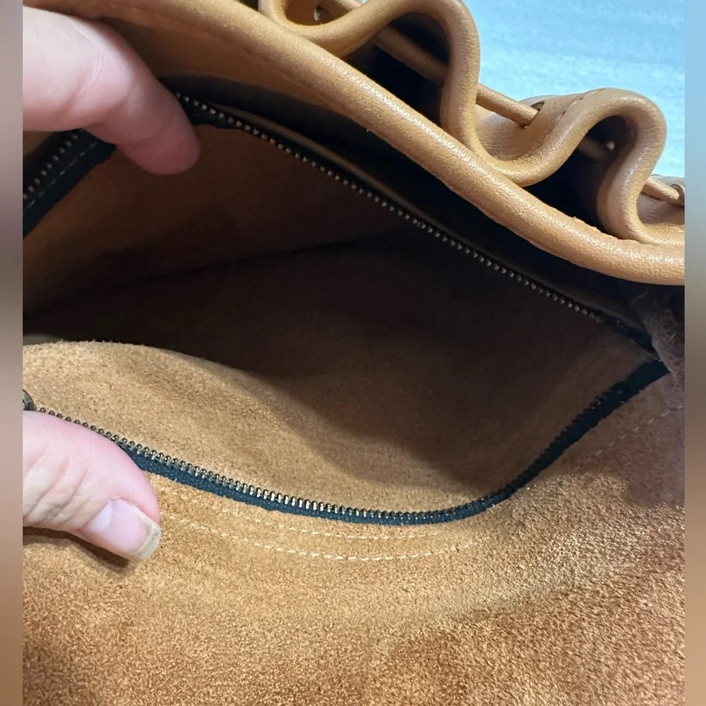 The Coach Lightweights Collection 4050 Vintage Leather Bag - Picture 9 of 17